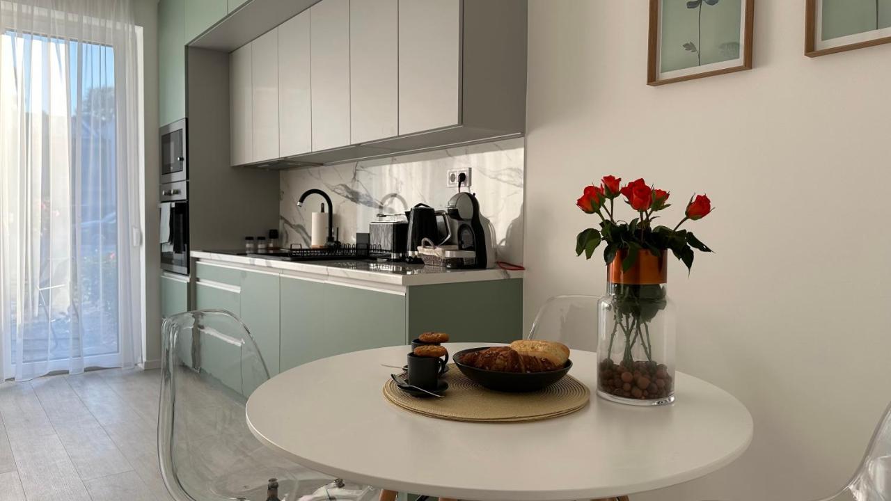 Linden Apartman 001 - Adults Only Mosonmagyaróvár Esterno foto