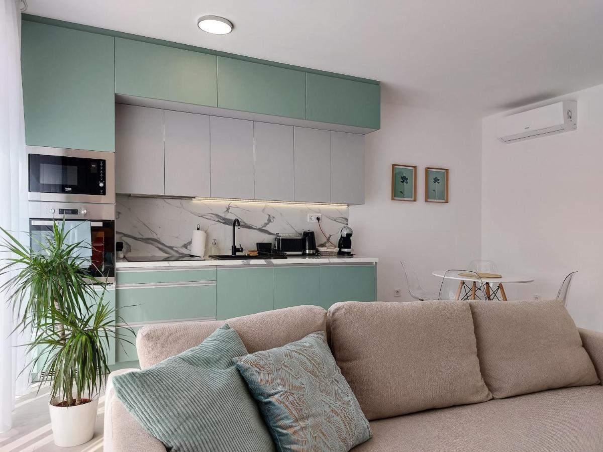 Linden Apartman 001 - Adults Only Mosonmagyaróvár Esterno foto